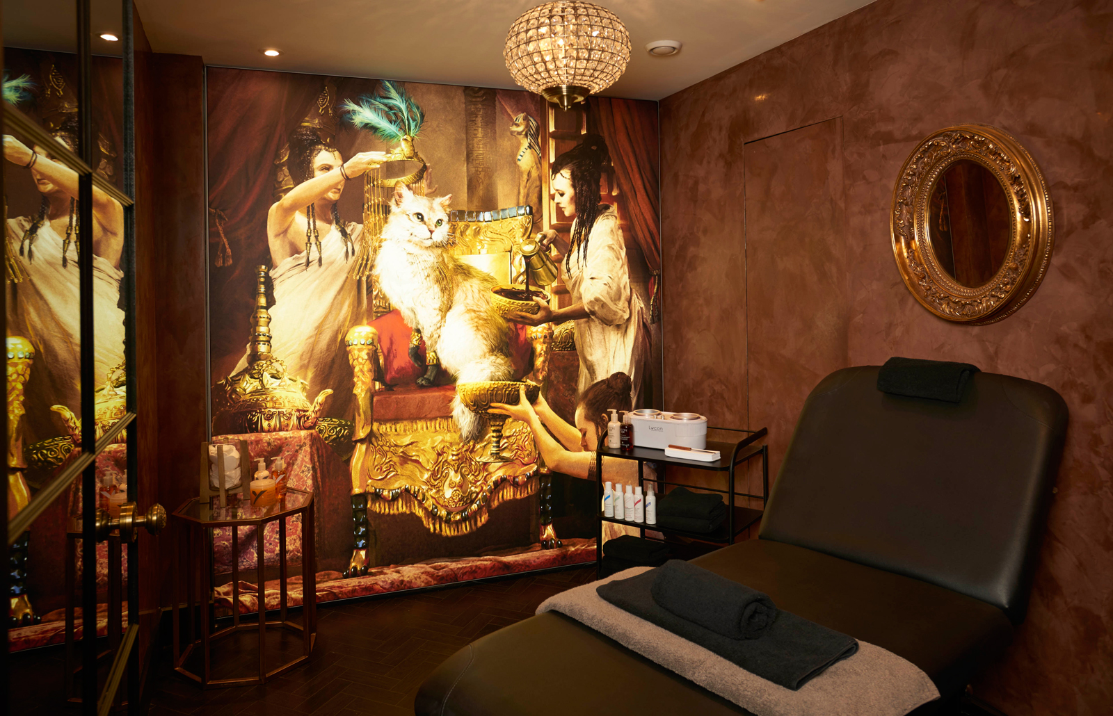 Smother yourself in Chocolate… wax! Vows and Venues Magazine