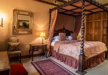 Hotels.com reveals rising 'stagflation' with brits spending £988 on hen & stag dos abroad