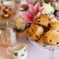 Vintage-style afternoon tea wedding for spring/summer 18 blackswan4