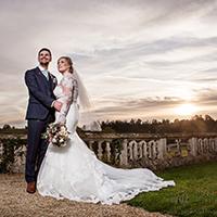 Choosing the right wedding photographer