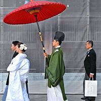 wedding outfit in different cultures - a Japanese bride in white kimono