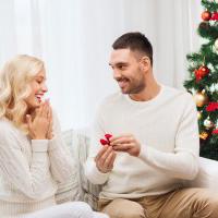 Christmas Eve revealed as the most popular time of the year to propose!