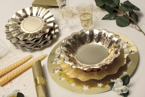 using disposable tableware for a wedding